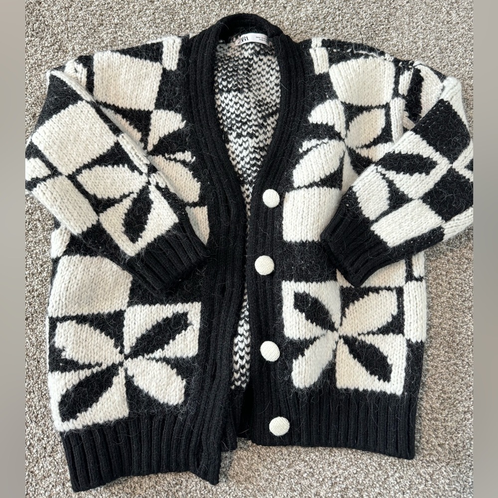 Zara Sweater/Cardigan